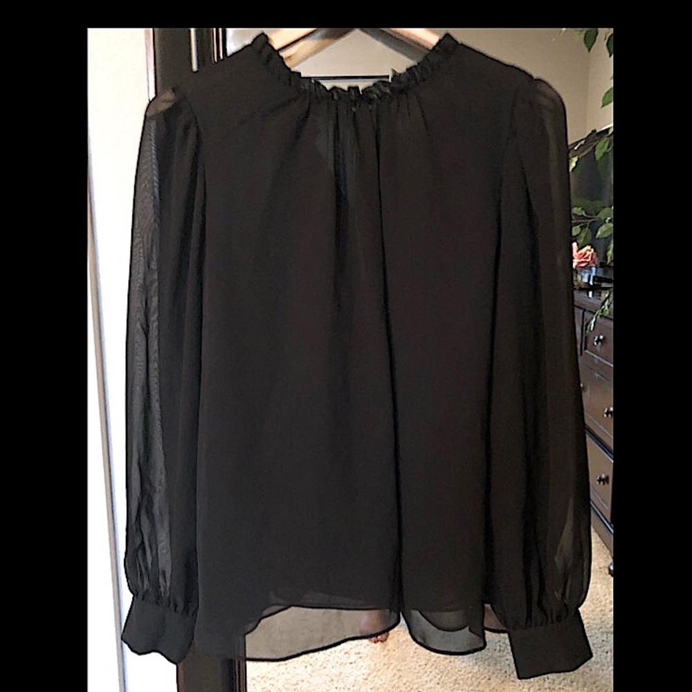 Worthington ruffled high neck blouse sz L